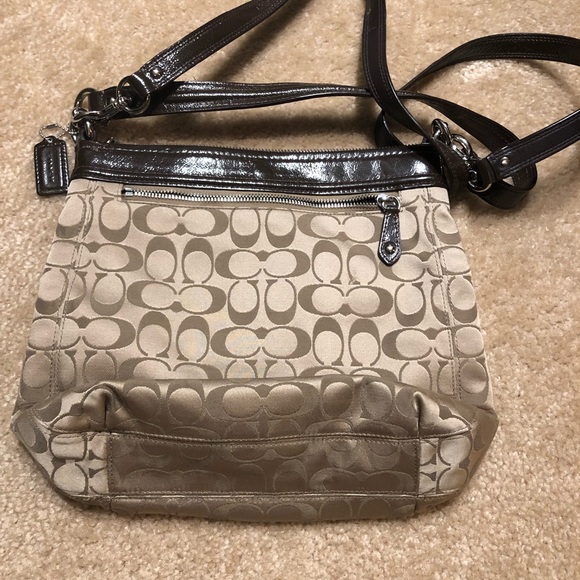 Perfect coach satchel purse. - Picture 2 of 2